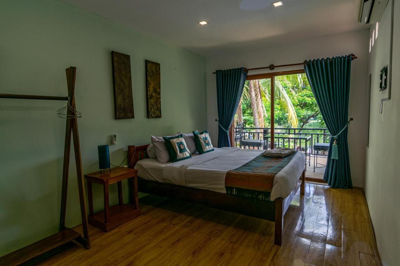 Samathi Lake Resort Phnom Penh Bagian luar foto