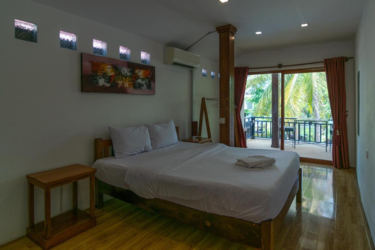 Samathi Lake Resort Phnom Penh Bagian luar foto