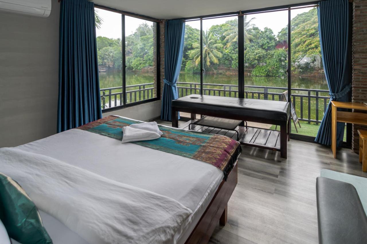 Samathi Lake Resort Phnom Penh Bagian luar foto