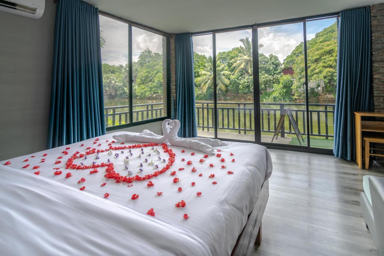 Samathi Lake Resort Phnom Penh Bagian luar foto