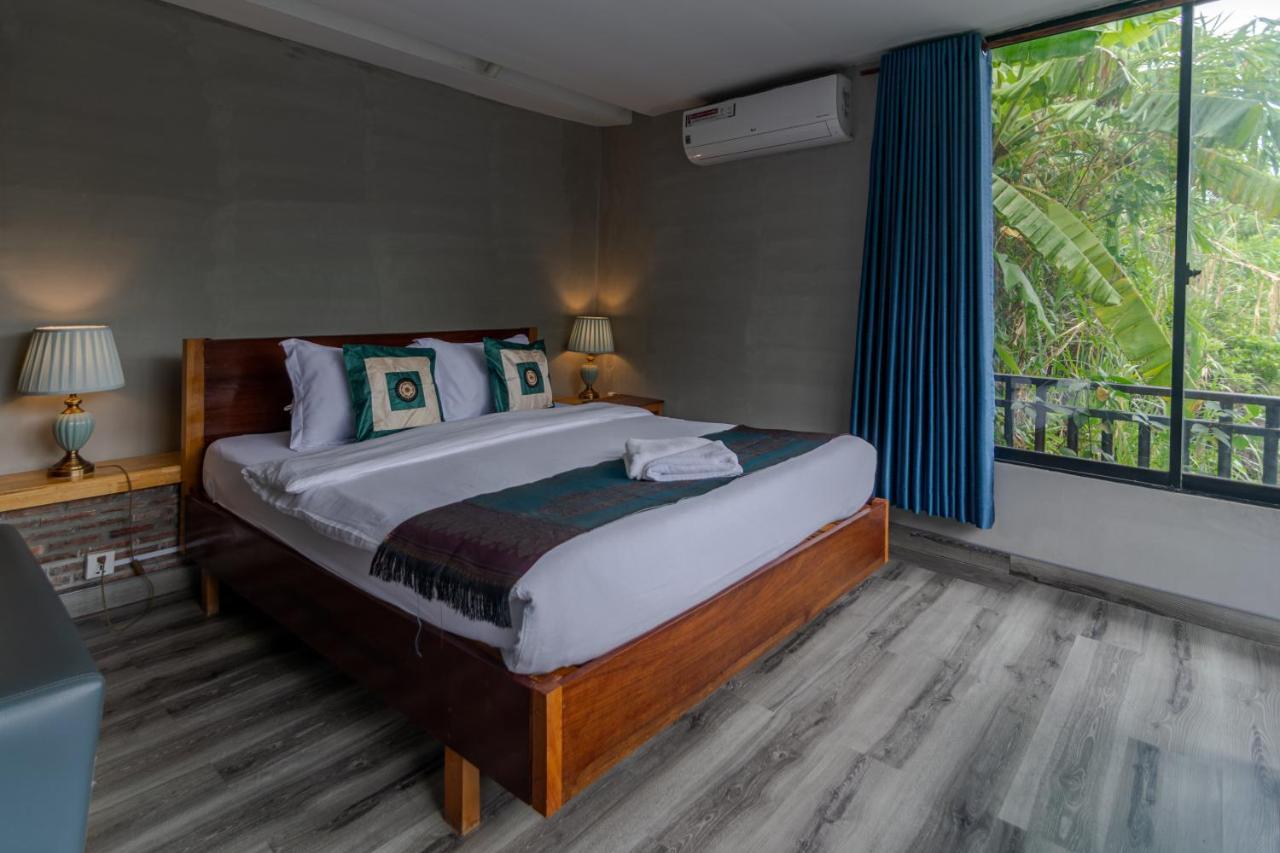 Samathi Lake Resort Phnom Penh Bagian luar foto
