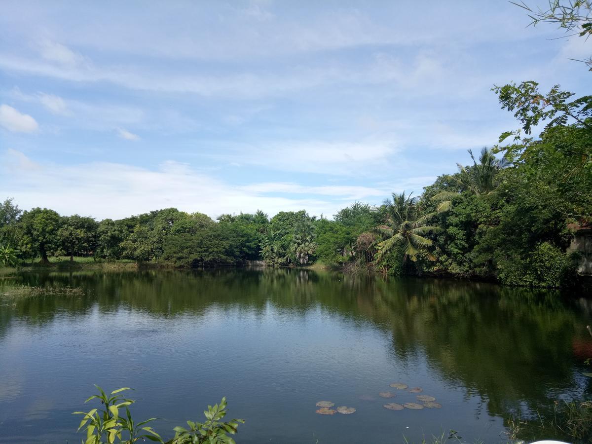 Samathi Lake Resort Phnom Penh Bagian luar foto