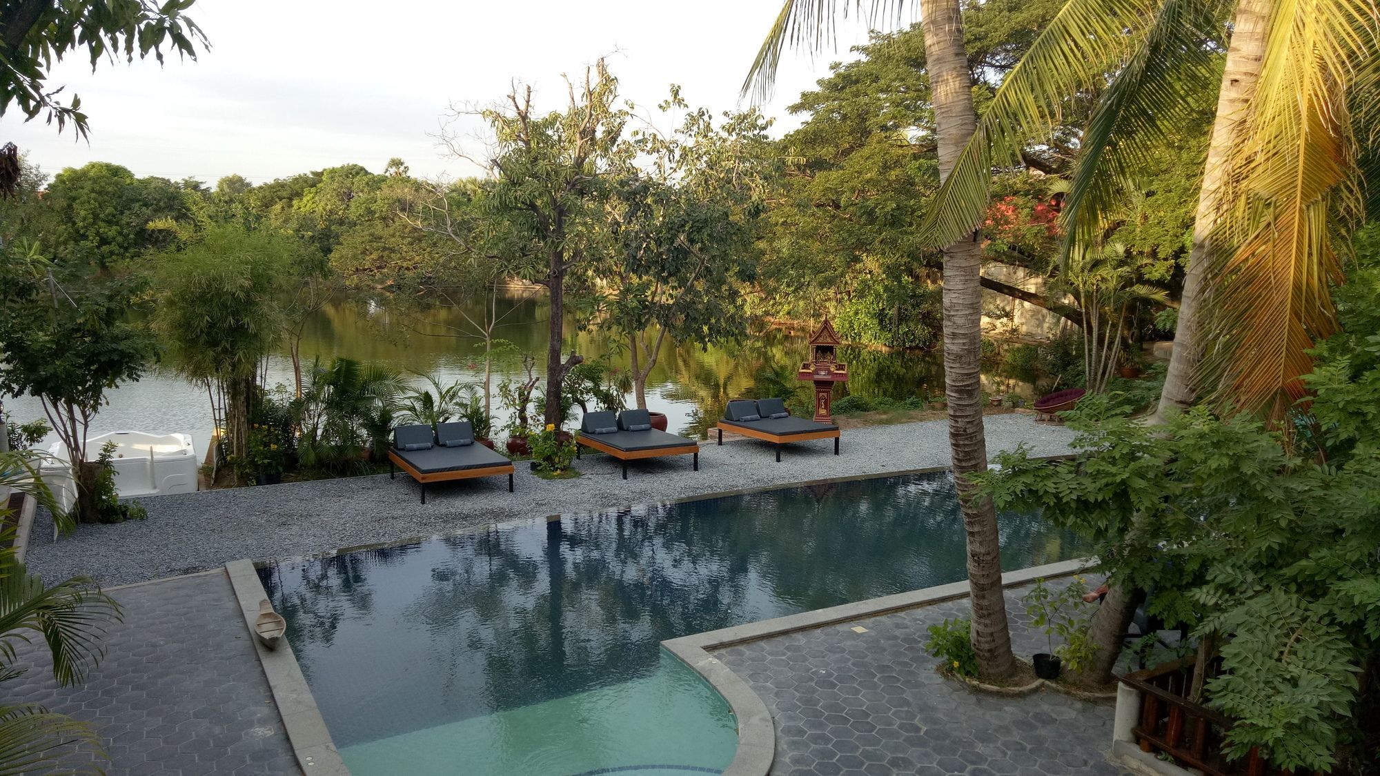Samathi Lake Resort Phnom Penh Bagian luar foto